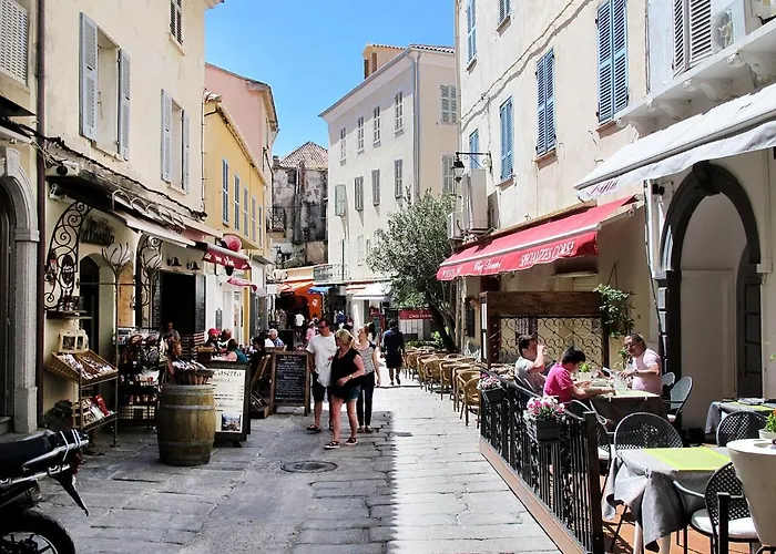 En Bois By Interhome كالفي